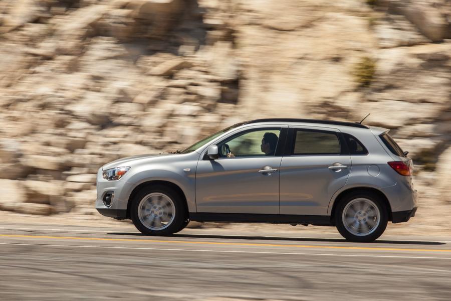  Mitsubishi Outlander Sport 2013 года  (фото 54 из 83)
